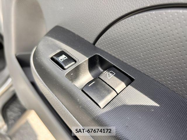 Nissan NV350 Caravan 2019-02 6501617-25