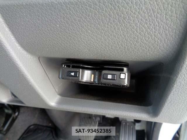Nissan NV350 Caravan 2021-03 6501607-11