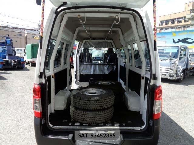 Nissan NV350 Caravan 2021-03 6501607-13