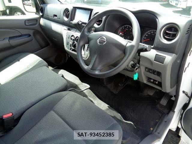 Nissan NV350 Caravan 2021-03 6501607-2