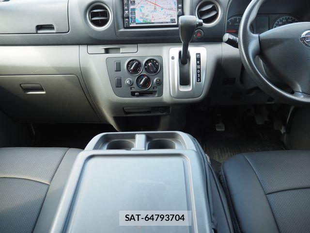 Nissan NV350 Caravan 2019-03 6910733-17