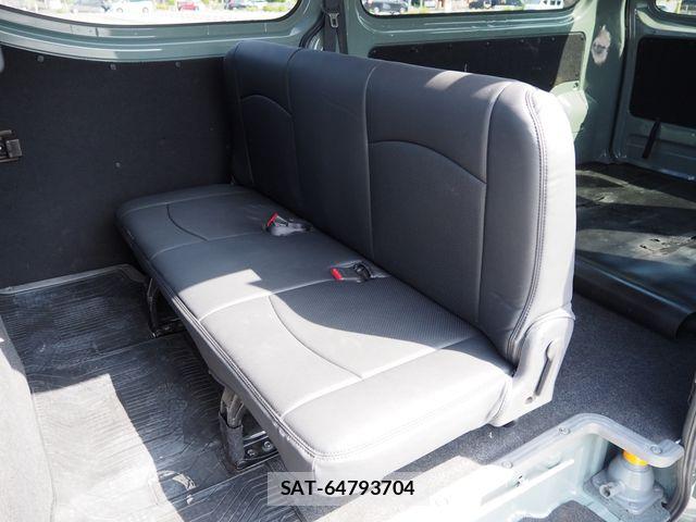 Nissan NV350 Caravan 2019-03 6910733-20