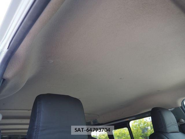 Nissan NV350 Caravan 2019-03 6910733-23