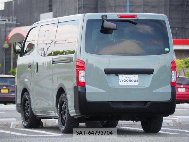 Nissan NV350 Caravan 2019-03 6910733-2