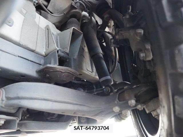 Nissan NV350 Caravan 2019-03 6910733-29