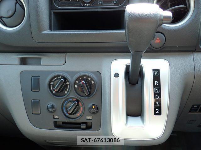 Nissan NV350 Caravan 2019-03 7021158-10