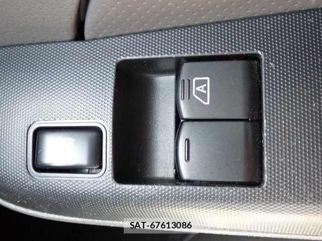 Nissan NV350 Caravan 2019-03 7021158-12