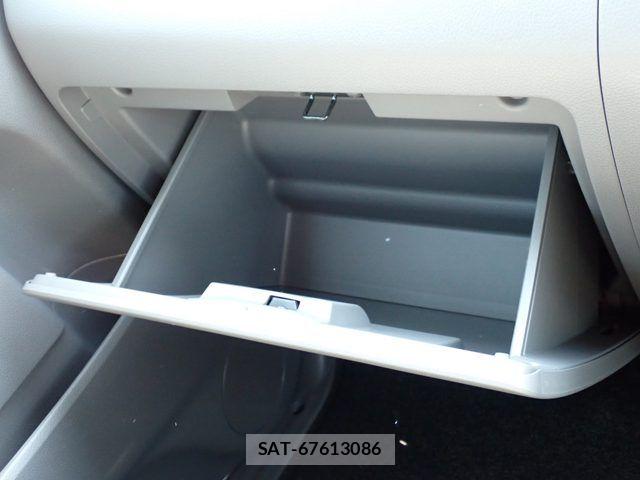 Nissan NV350 Caravan 2019-03 7021158-13