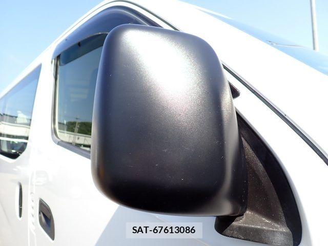 Nissan NV350 Caravan 2019-03 7021158-16