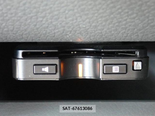 Nissan NV350 Caravan 2019-03 7021158-8
