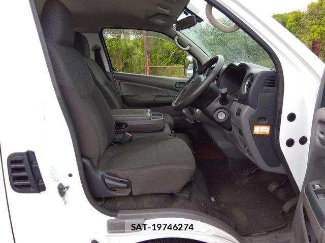 Nissan NV350 Caravan 2016-04 7223181-3