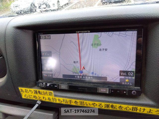Nissan NV350 Caravan 2016-04 7223181-7