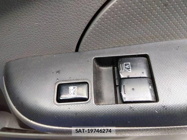 Nissan NV350 Caravan 2016-04 7223181-8