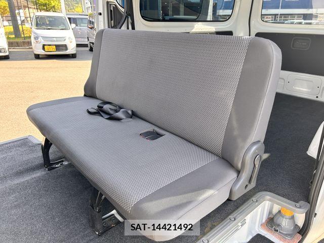 Nissan NV350 Caravan 2021-03 7223188-13