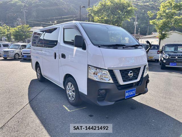 Nissan NV350 Caravan 2021-03 7223188-1