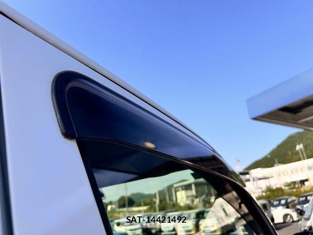 Nissan NV350 Caravan 2021-03 7223188-22