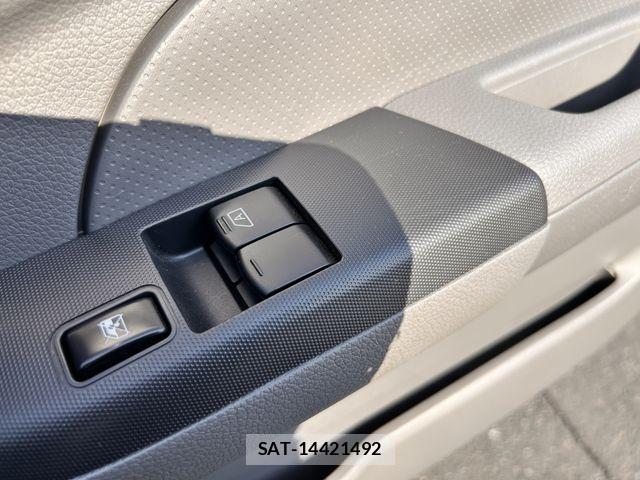 Nissan NV350 Caravan 2021-03 7223188-24