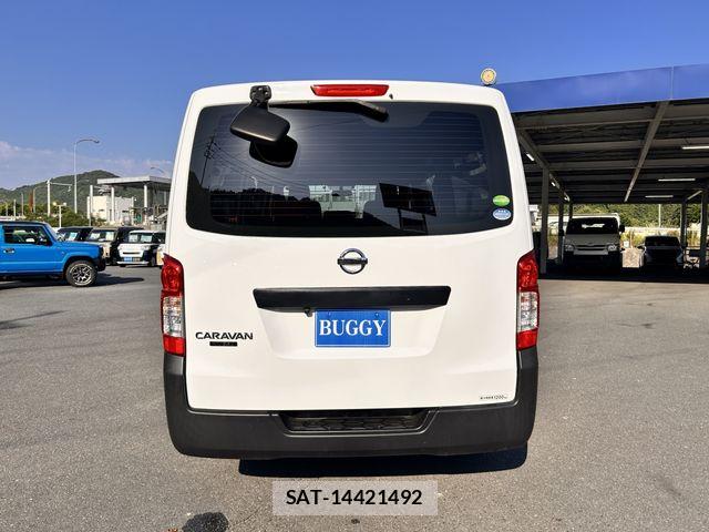 Nissan NV350 Caravan 2021-03 7223188-3