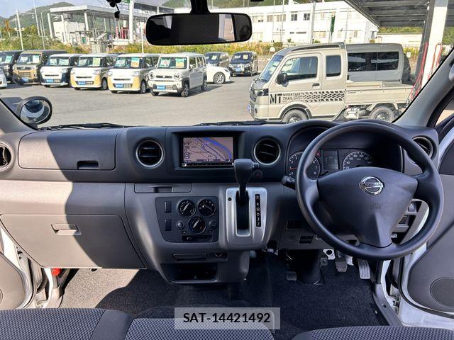 Nissan NV350 Caravan 2021-03 7223188-5