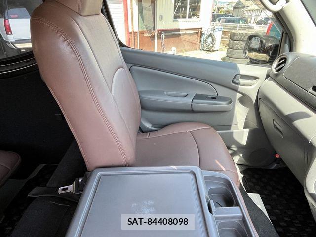 Nissan NV350 Caravan 2014-04 7223184-23