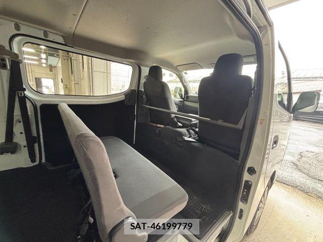 Nissan NV350 Caravan 2021-06 7272607-14