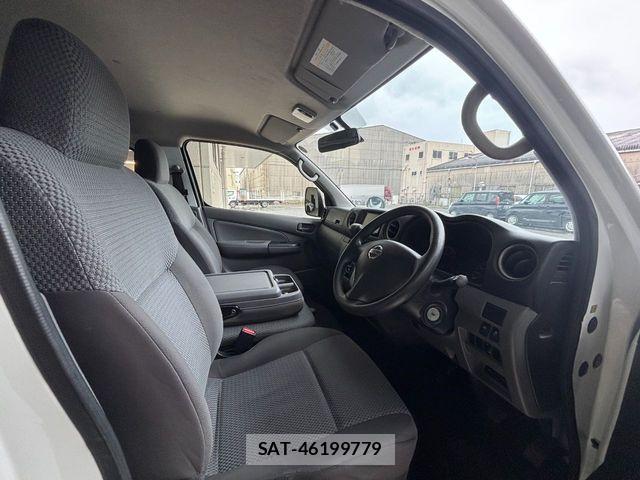 Nissan NV350 Caravan 2021-06 7272607-20