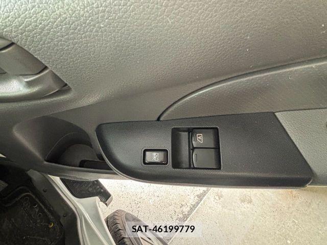 Nissan NV350 Caravan 2021-06 7272607-22