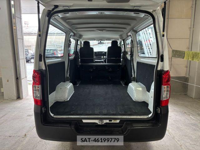 Nissan NV350 Caravan 2021-06 7272607-25