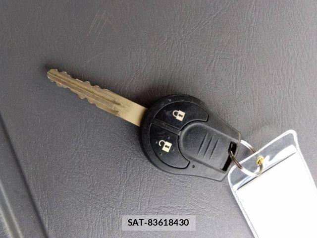 Nissan NV350 Caravan 2017-05 7359185-10