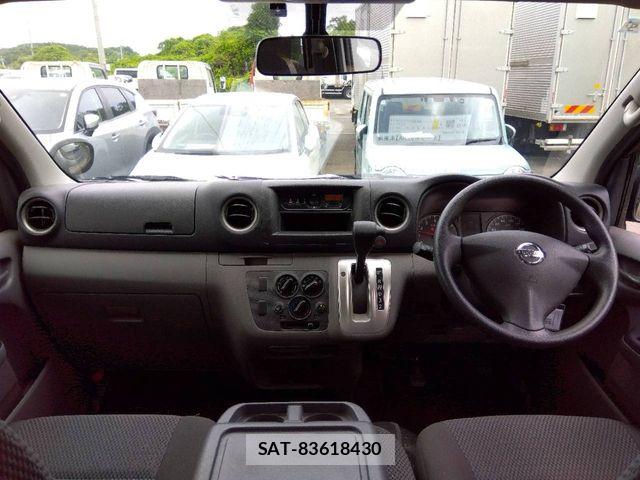 Nissan NV350 Caravan 2017-05 7359185-1