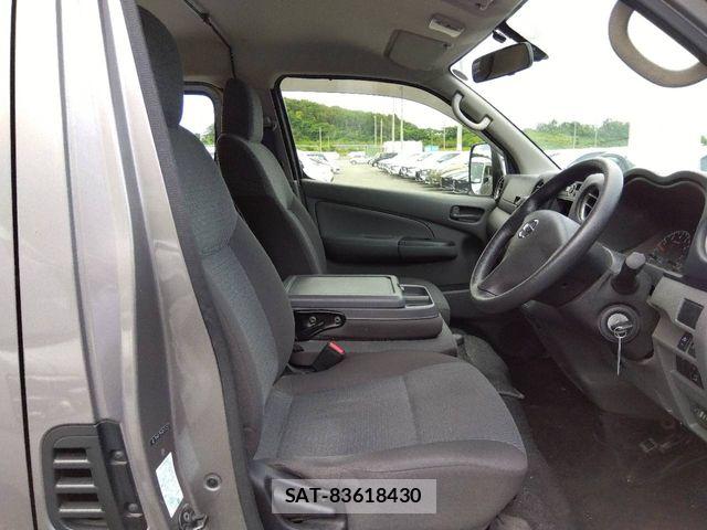 Nissan NV350 Caravan 2017-05 7359185-3