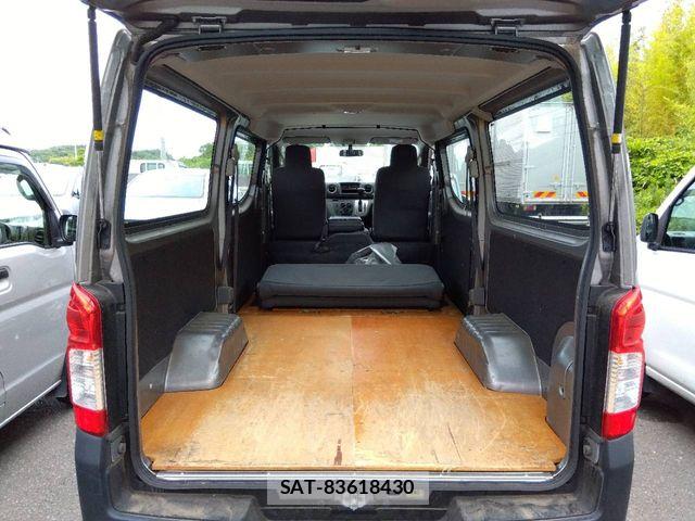 Nissan NV350 Caravan 2017-05 7359185-5