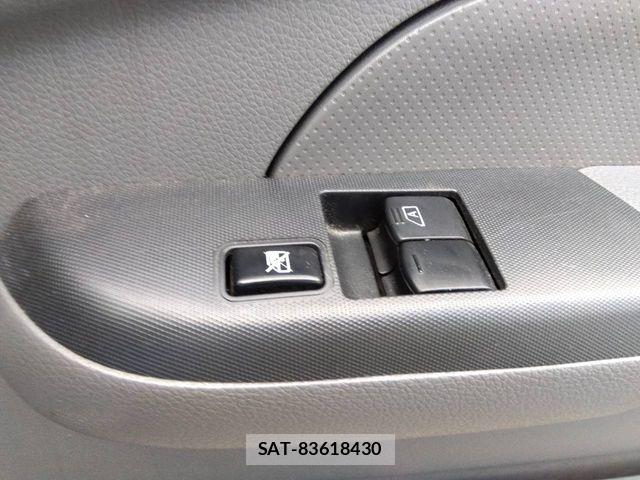 Nissan NV350 Caravan 2017-05 7359185-8