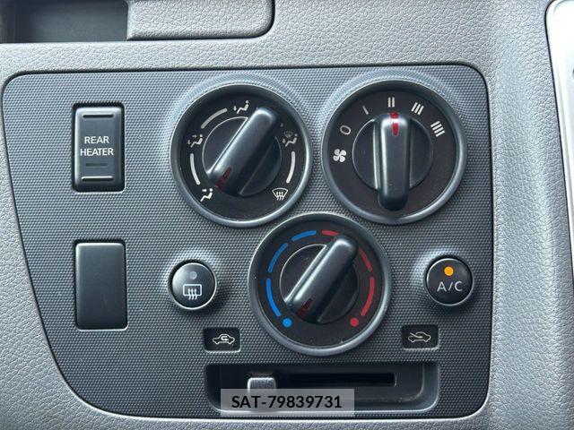 Nissan NV350 Caravan 2021-03 7329097-12