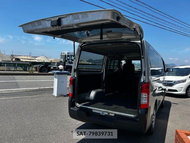 Nissan NV350 Caravan 2021-03 7329097-17