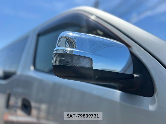Nissan NV350 Caravan 2021-03 7329097-21