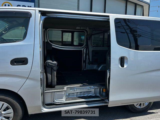 Nissan NV350 Caravan 2021-03 7329097-24