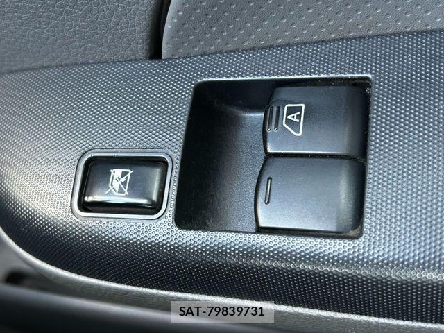 Nissan NV350 Caravan 2021-03 7329097-27