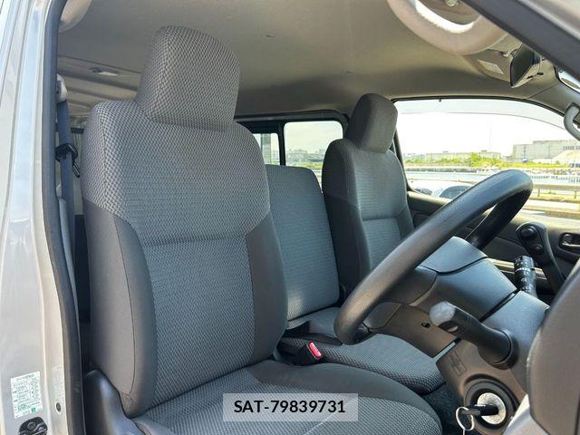 Nissan NV350 Caravan 2021-03 7329097-5