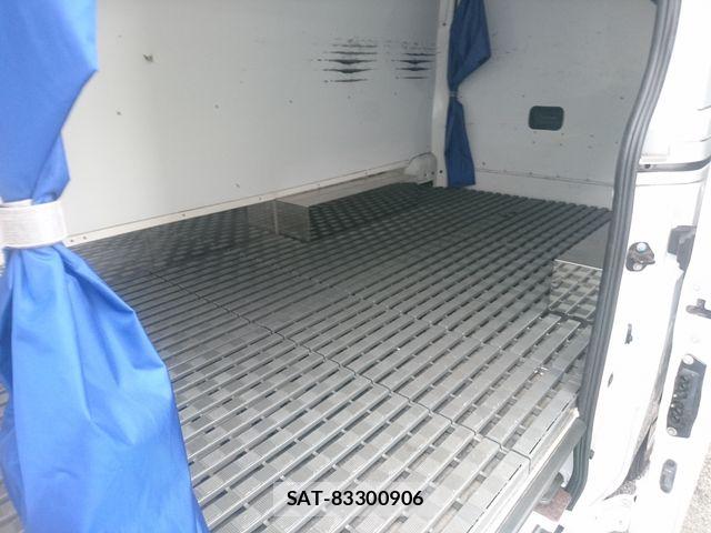 Nissan NV350 Caravan 2020-08 8101012-14