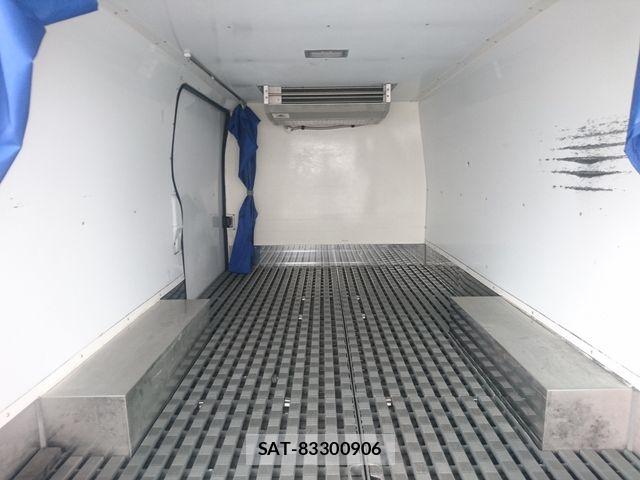 Nissan NV350 Caravan 2020-08 8101012-18