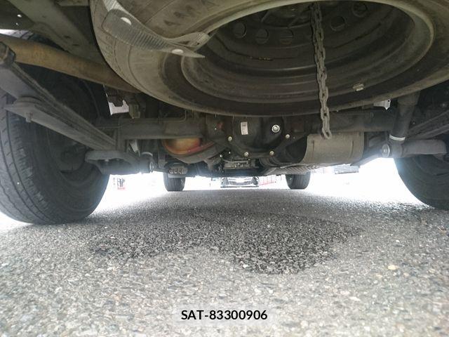 Nissan NV350 Caravan 2020-08 8101012-28