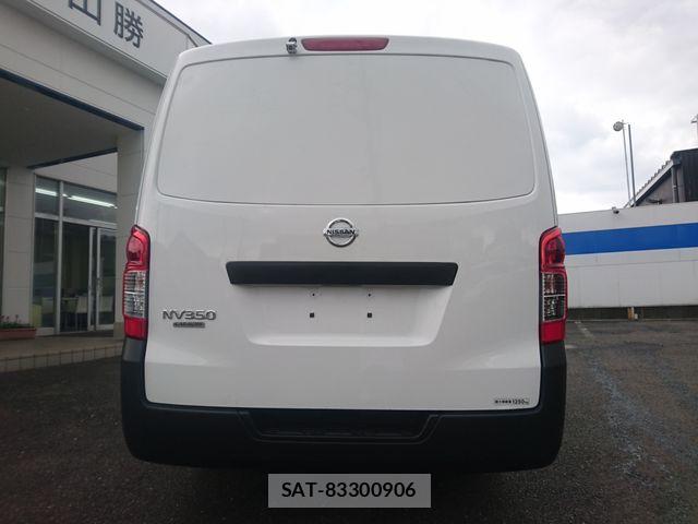 Nissan NV350 Caravan 2020-08 8101012-7
