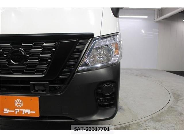 Nissan NV350 Caravan 2018-08 8209368-12