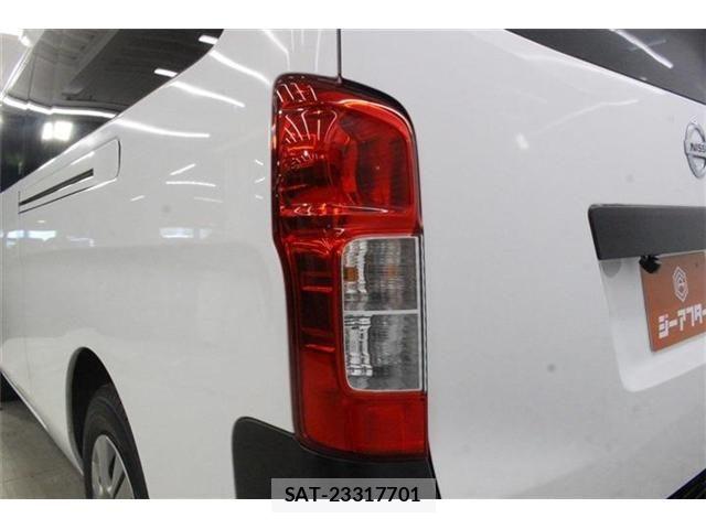 Nissan NV350 Caravan 2018-08 8209368-15