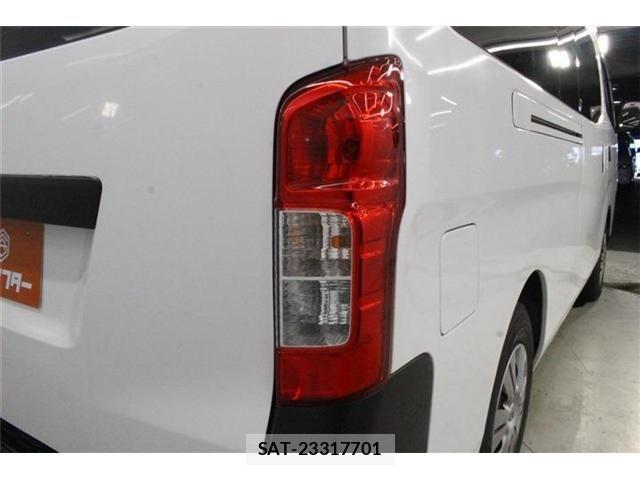 Nissan NV350 Caravan 2018-08 8209368-16