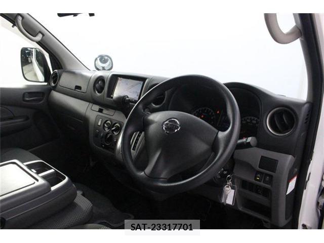 Nissan NV350 Caravan 2018-08 8209368-24