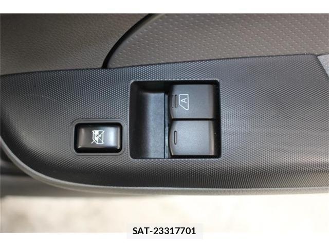 Nissan NV350 Caravan 2018-08 8209368-29