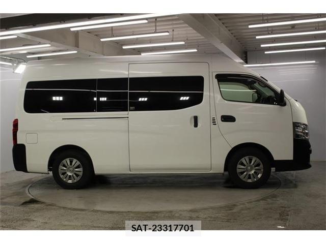 Nissan NV350 Caravan 2018-08 8209368-3