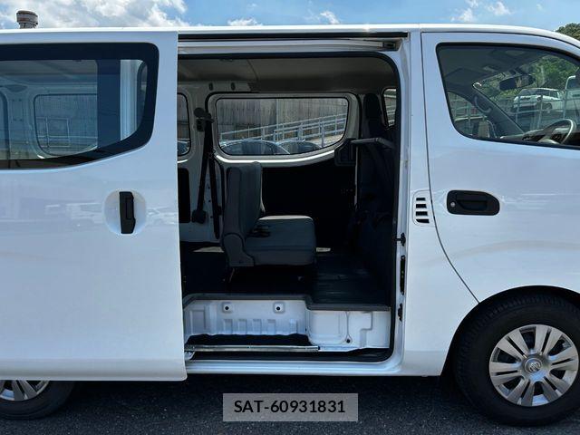 Nissan NV350 Caravan 2021-07 8209367-14